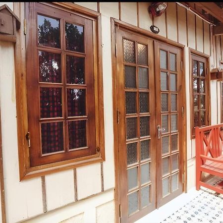 Dalat Old Market Town Bagian luar foto